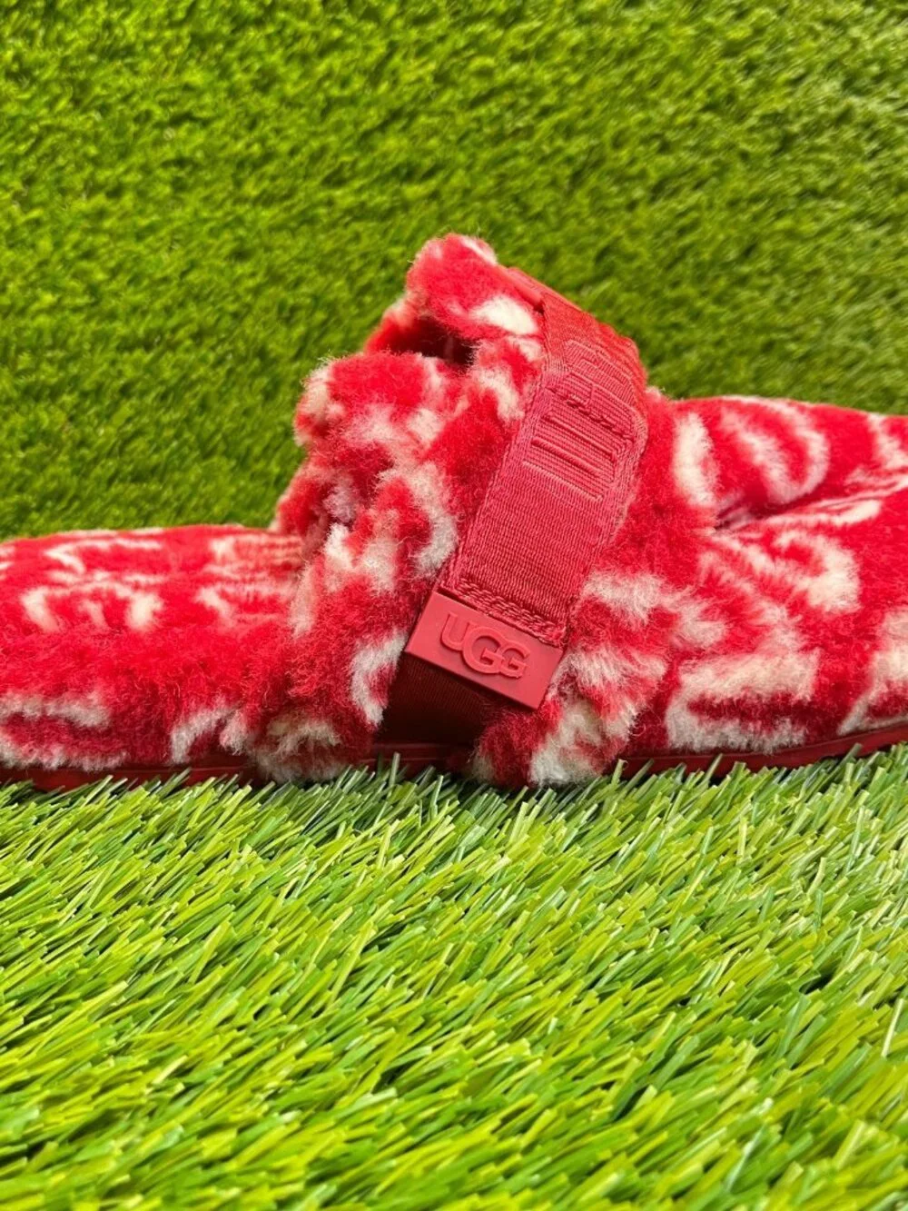 UGG Fluff It Pop Mens Size 9 Red Beach Casual Classic Slip On Slide Slippers